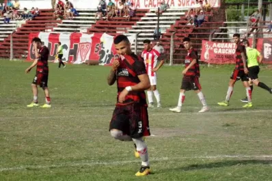 Bella Vista ganó y está cerca