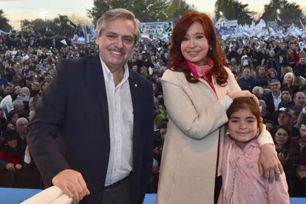 Albertus volvió a ser el particular que más dinero aportó para los Fernández