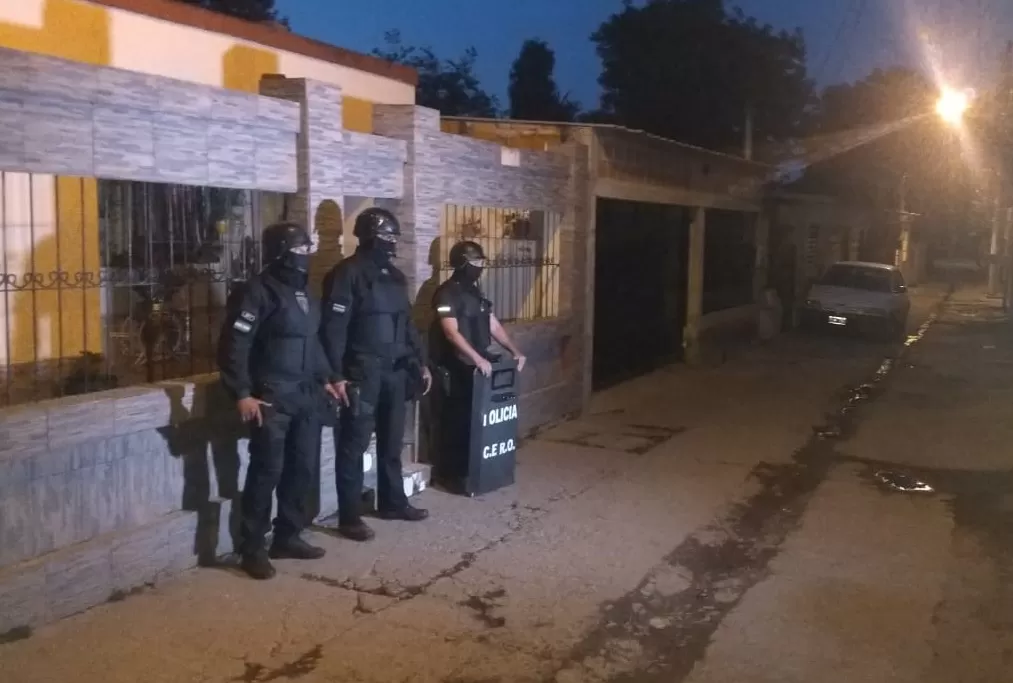 Más de 300 policías actuaron en un operativo antidrogas 
