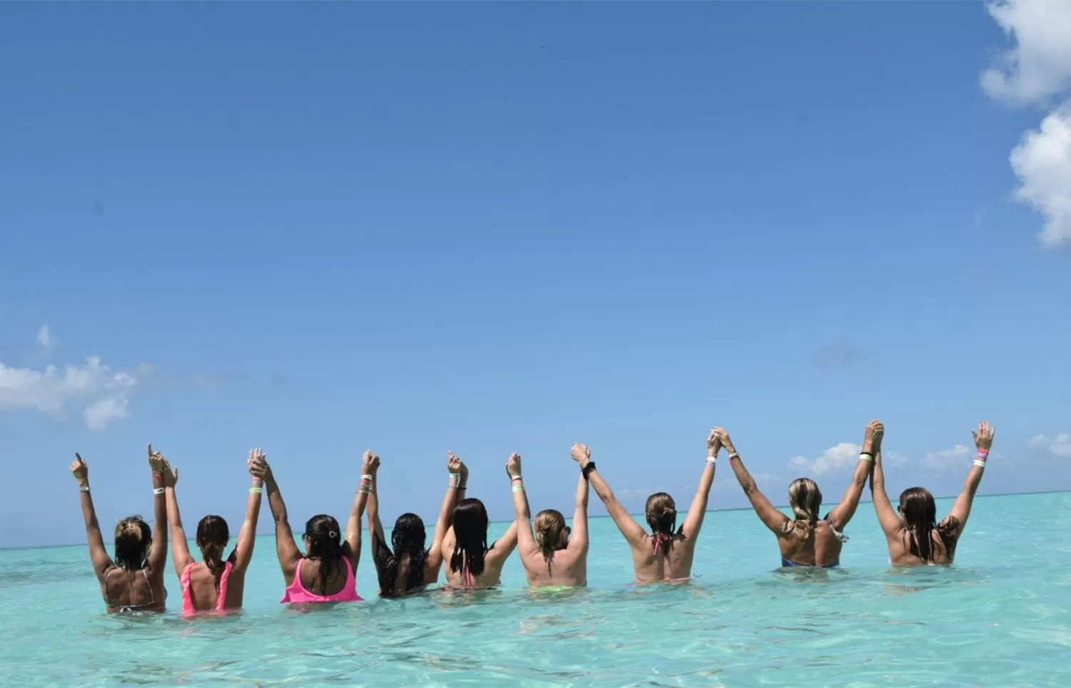 EN PUNTA CANA. Janet Pujol viajó con sus amigas República Dominicana, donde el mar es increíble, y se tomaron esta foto.