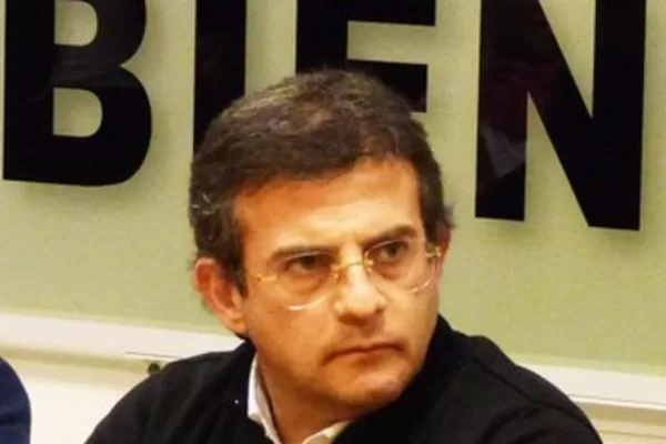 Cisneros salió de la lista de incumplidores y presentó su declaración jurada