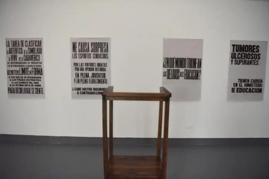 DISCURSO. Seis poemas en los afiches expuestos de Rodrigo Barcos. 