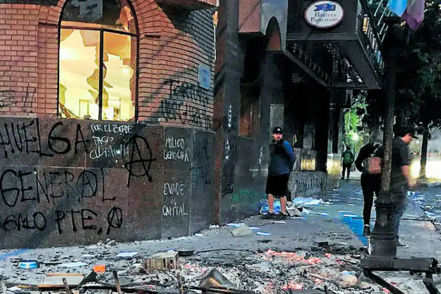 Hay 2.410 detenidos en Chile desde que estalló el caos social