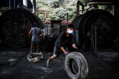 Así alimentamos la crisis de la basura que atraviesa Asia