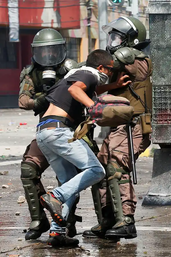 En Valparaíso, a diferencia de en Santiago, sí se registraron hechos de violencia y represión de las fuerzas de seguridad.