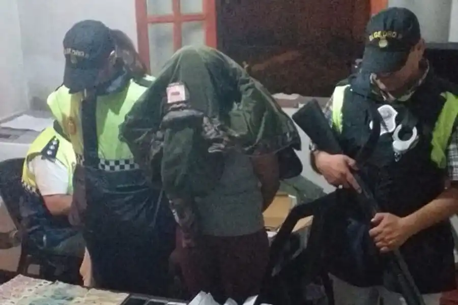 DETENIDA. Una mujer de 34 años quedó privada de la libertad. 