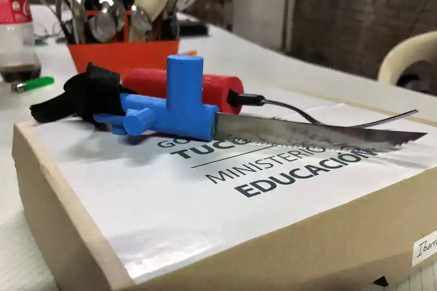 UTENSILIOS. Ibarra se contactó con el Ciidept y hoy festeja que mejoró su calidad de vida. LA GACETA / LEO NOLI