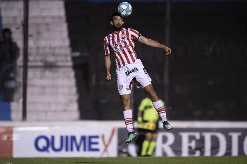 PRESENTE. Emiliano Amor será uno de los jugadores del Santo que participará del partido de los hinchas.
