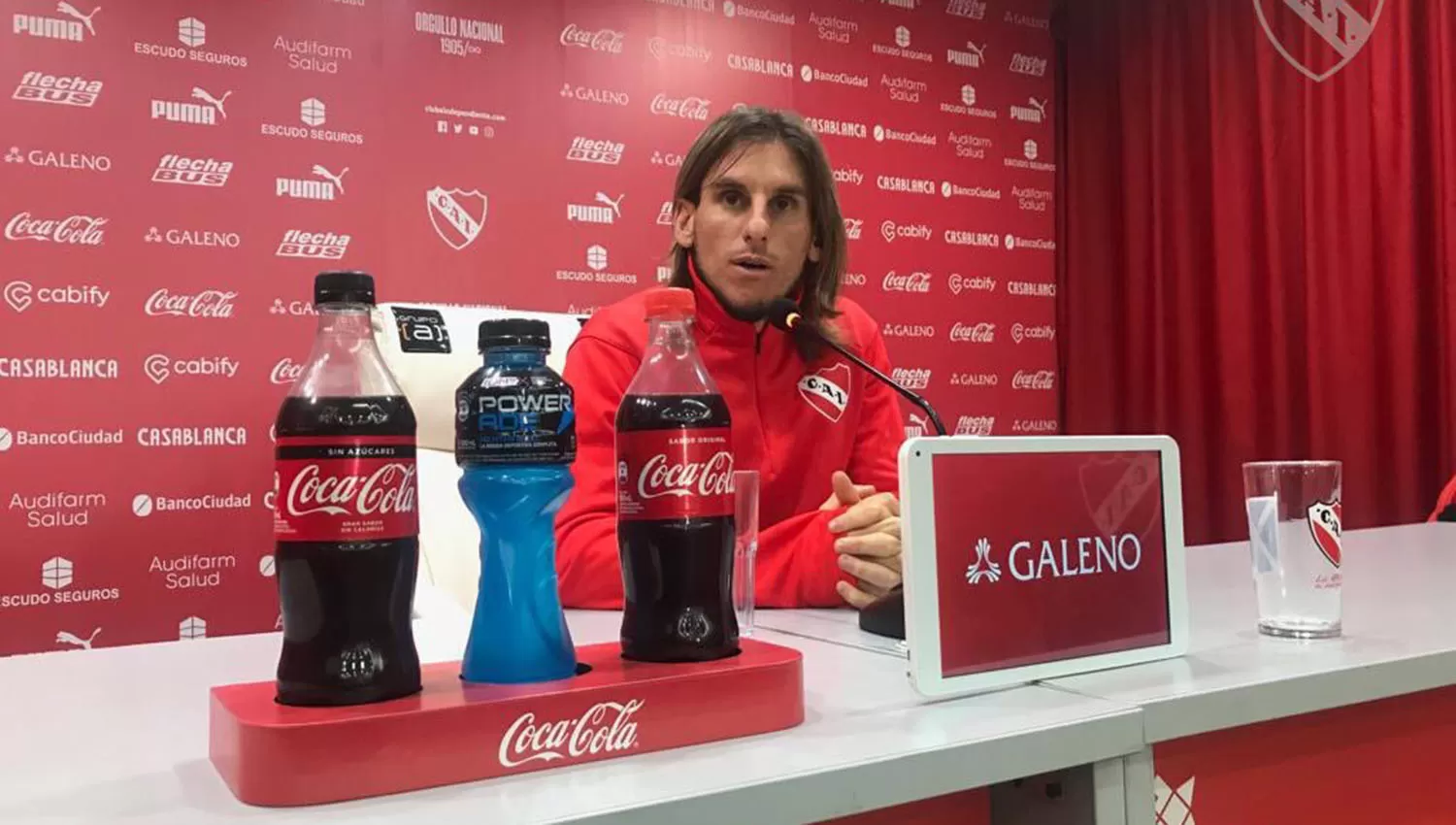 Beccacece sólo dirigió 16 partidos al Rojo. Había llegador en lugar de Ariel Holan. (FOTO TOMADA DE Twitter @Independiente)