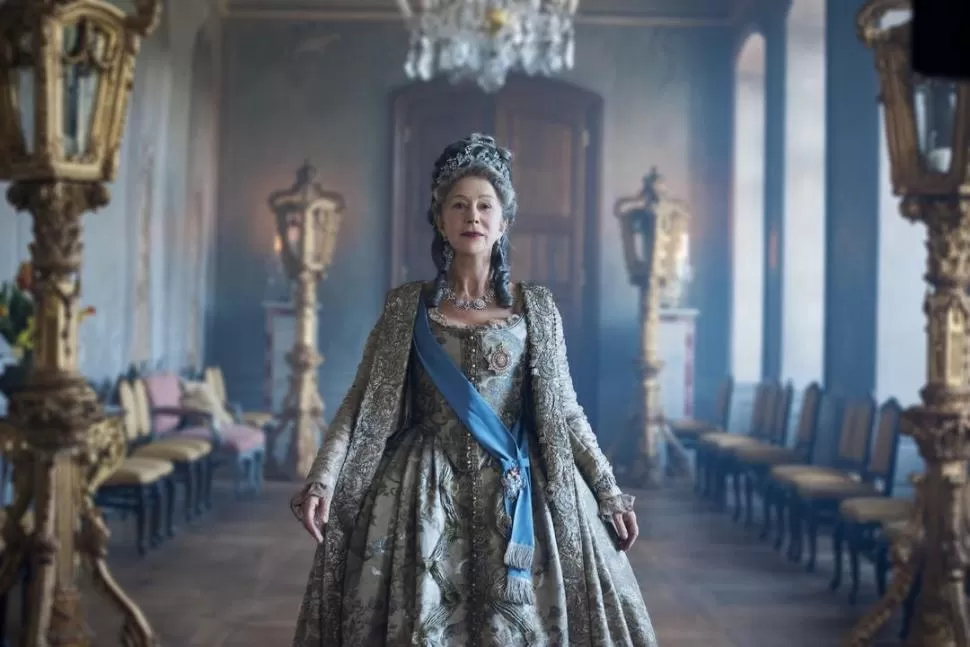 LA ZARINA. Helen Mirren, que ya interpretó a una reina en “The Queen”, demuestra una vez más su talento. 