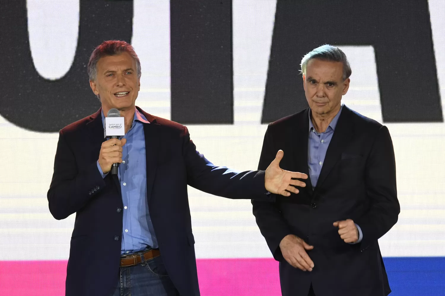 Macri reconoció la derrota y prometió una transición ordenada
