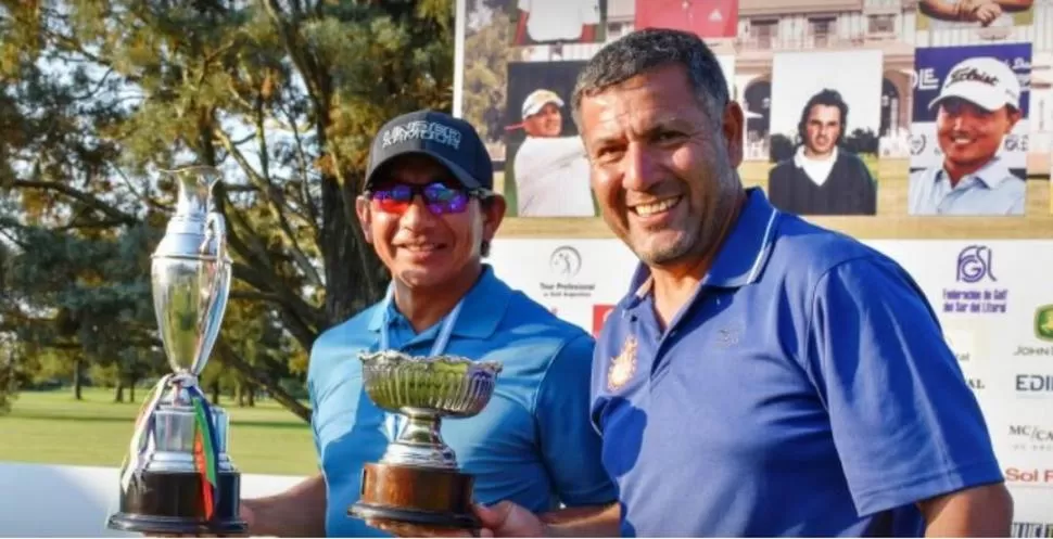 LA FELICIDAD. César Costilla recibe los trofeos como ganador del certamen del TPG; “Sapo” se lució en la última ronda. prensa tourgolfar