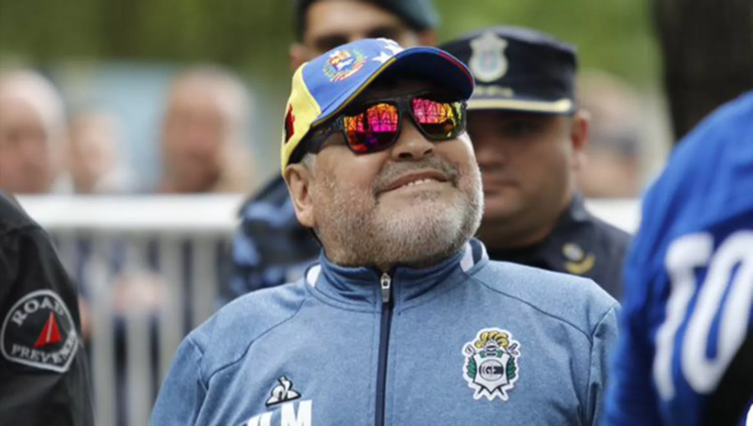 Maradona, uno de los famosos que saludó la victoria de la fórmula Fernández-Fernández. (FOTO TOMADA DE Twitter @gimnasiaoficial)