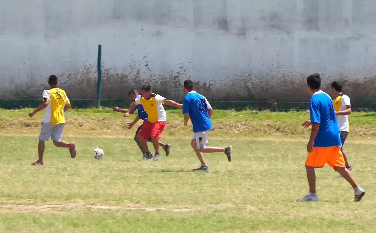 Campeonato histórico en Villa Urquiza: 12 equipos de distintas unidades se enfrentan en el fútbol