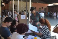 La rutina electoral de una “influencer”: estudio previo y voto listo desde casa