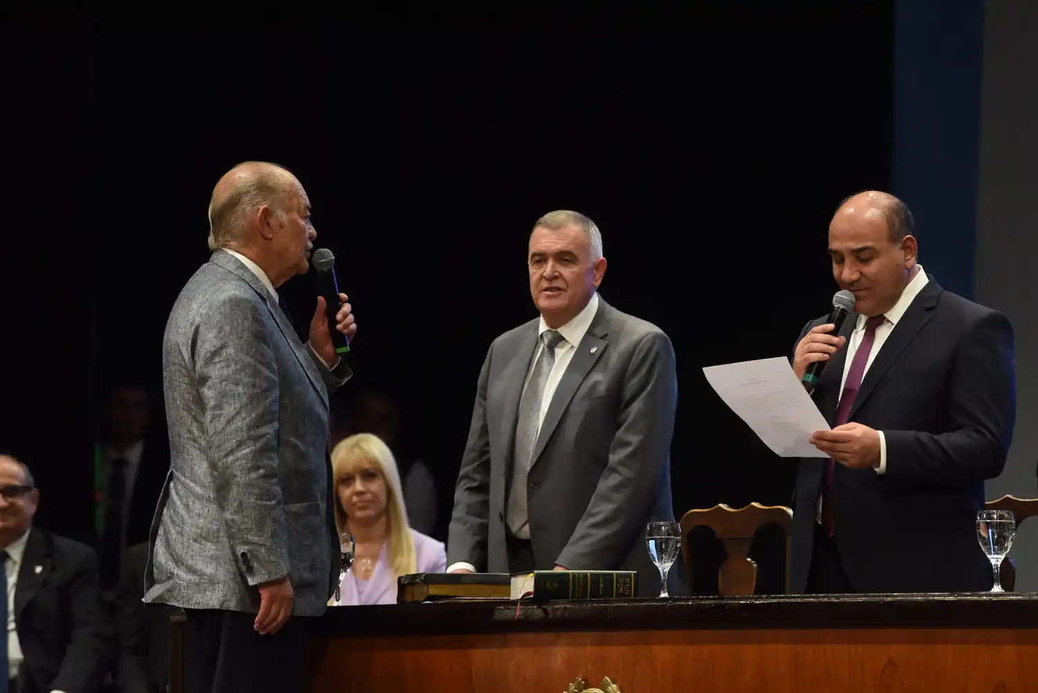 Manzur ratificó a su gabinete: “pido disculpas por los errores que cometí”