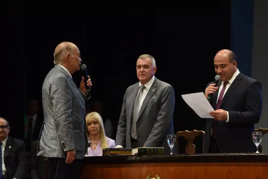 Manzur ratificó a su gabinete: “pido disculpas por los errores que cometí”