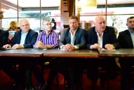 Los seis legisladores de Vamos Tucumán se mostraron juntos, pero se dividirían en cuatro bloques