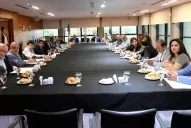 Sin dos alperovichistas, los legisladores oficialistas alistan una sesión