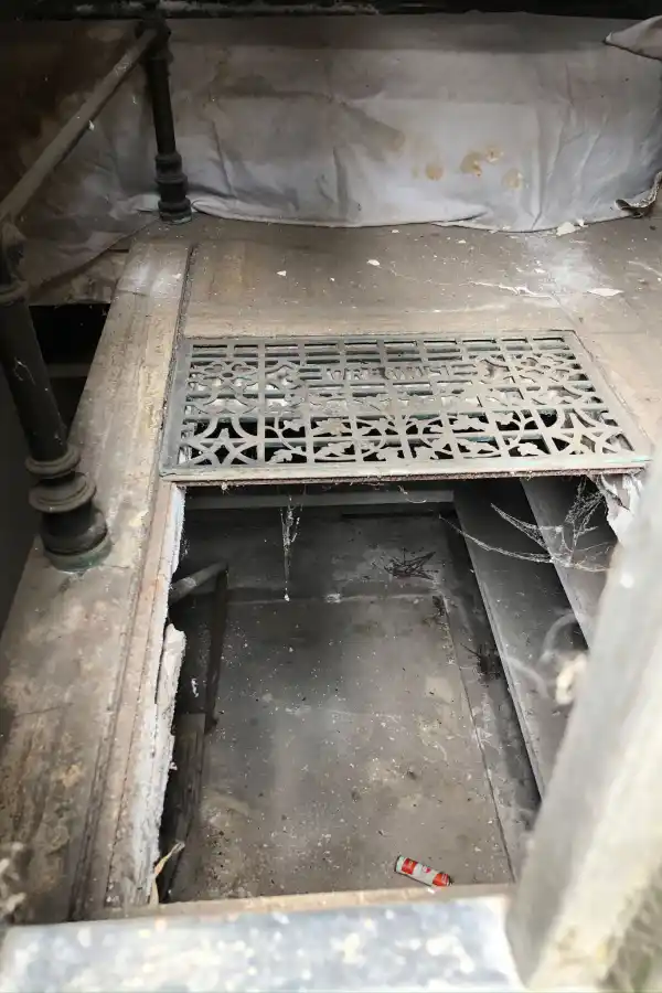 EN MAL ESTADO. En el cementerio 