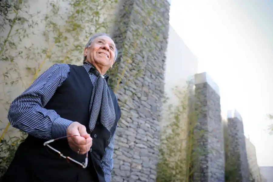 MAESTRO DE BAILE Y DE LA VIDA. Héctor Zaraspe, que vive en Nueva York, cumplirá en junio próximo 90 años.