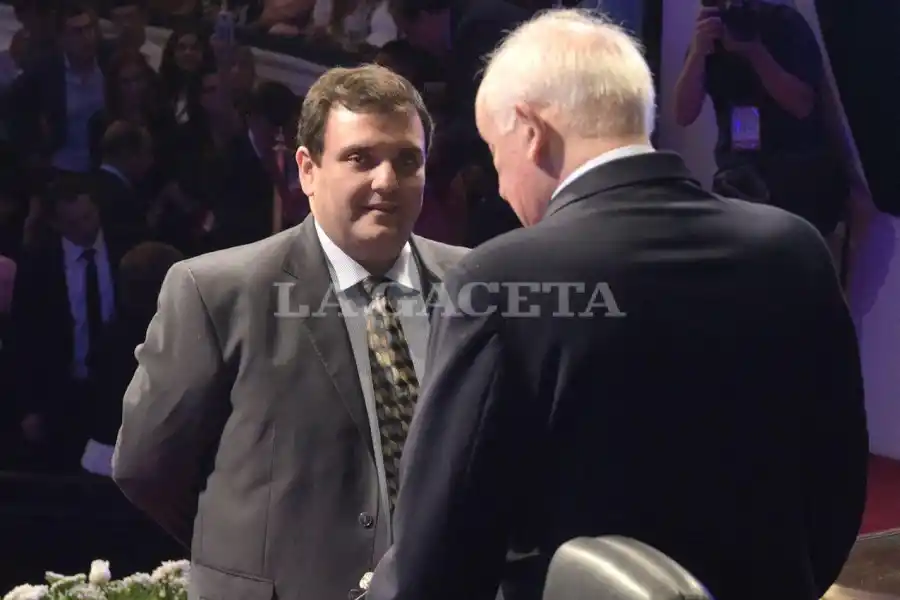 Hijos de represores pidieron la remoción del legislador que juró por Bussi 