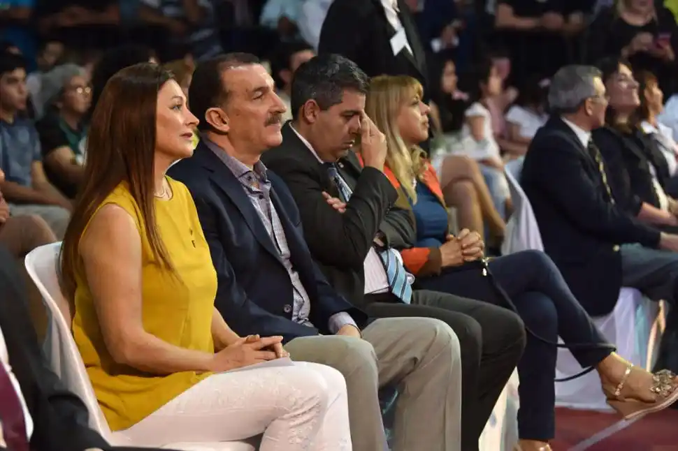 EL REEMPLAZANTE. Alfredo Albertus jura como edil en sustitución del funcionario condenado Agustín Ruiz.