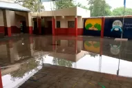 La lluvia anegó una escuela de Monteros, pero las clases no se suspendieron
