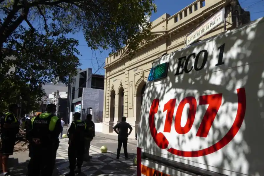 TRES AMBULANCIAS. Personal del 107 atendió a 13 personas.