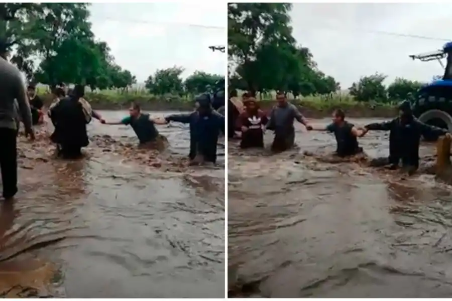 EVACUACIÓN. Los vecinos ayudaron con el rescate.
