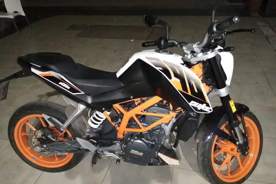 Le robaron una moto de medio millón de pesos del living de su casa y ofrece recompensa