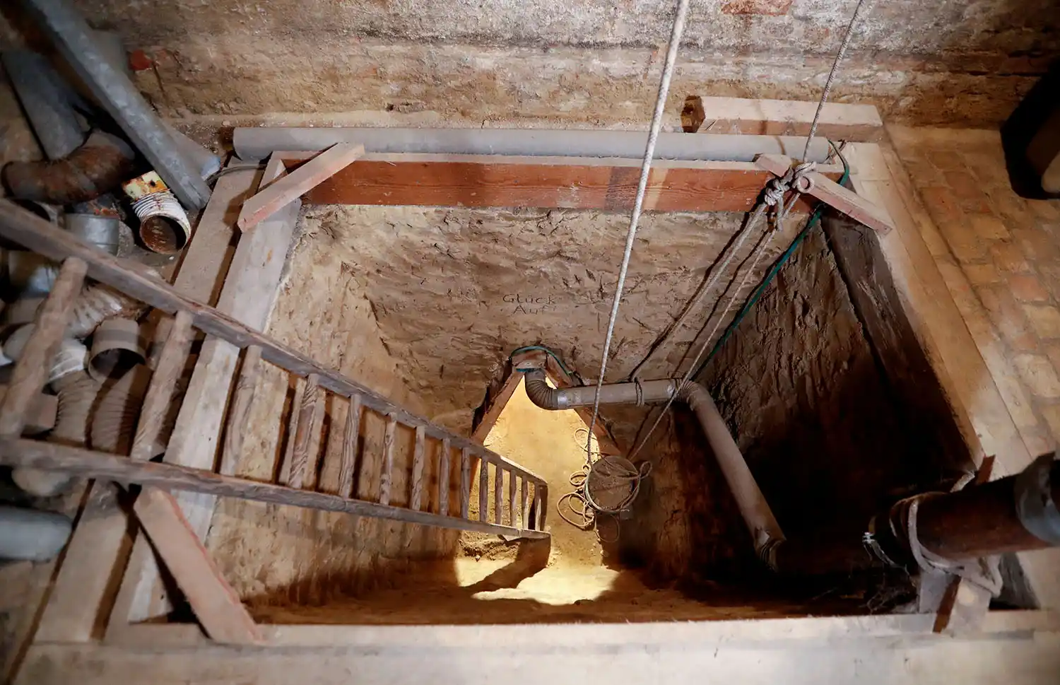 En fotos: el horror de la guerra visto desde el mundo subterráneo de Berlín 