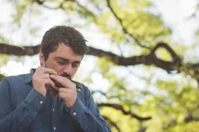 Franco Luciani, con músicos tucumanos