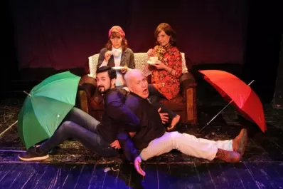 Secretos, mentiras y risas en “¡A mala lluvia, buen paraguas!”