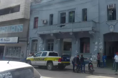 En su casa tenía jaulas con pájaros, gallos de riña, cocaína y $ 750.000: quedó aprehendido