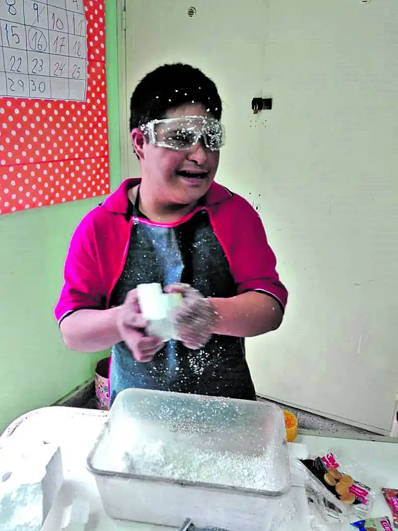 Escuelas solidarias: aprender ayudando a los demás