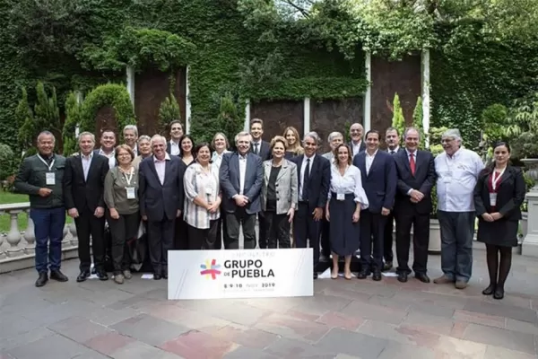 “Vamos a poner de pie a América Latina”