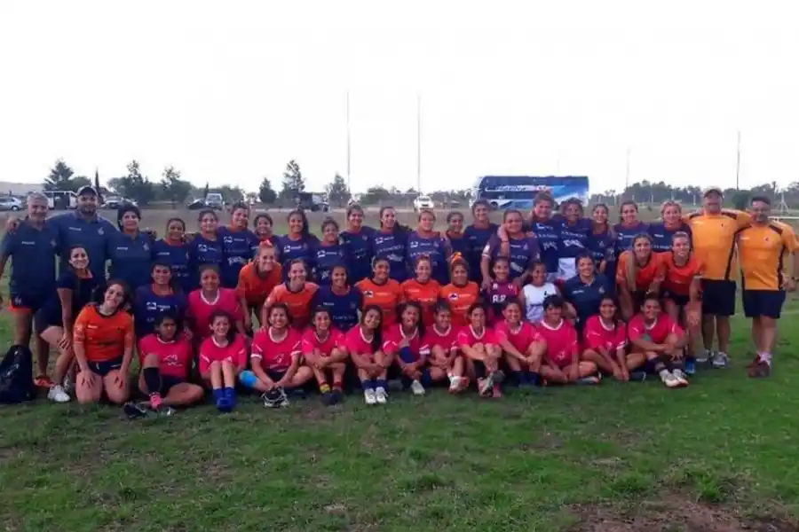 IMPARABLES. Las Naranjas, en sus versiones de seven y XV mayores y juveniles ganaron sus cinco amistosos en Córdoba. 