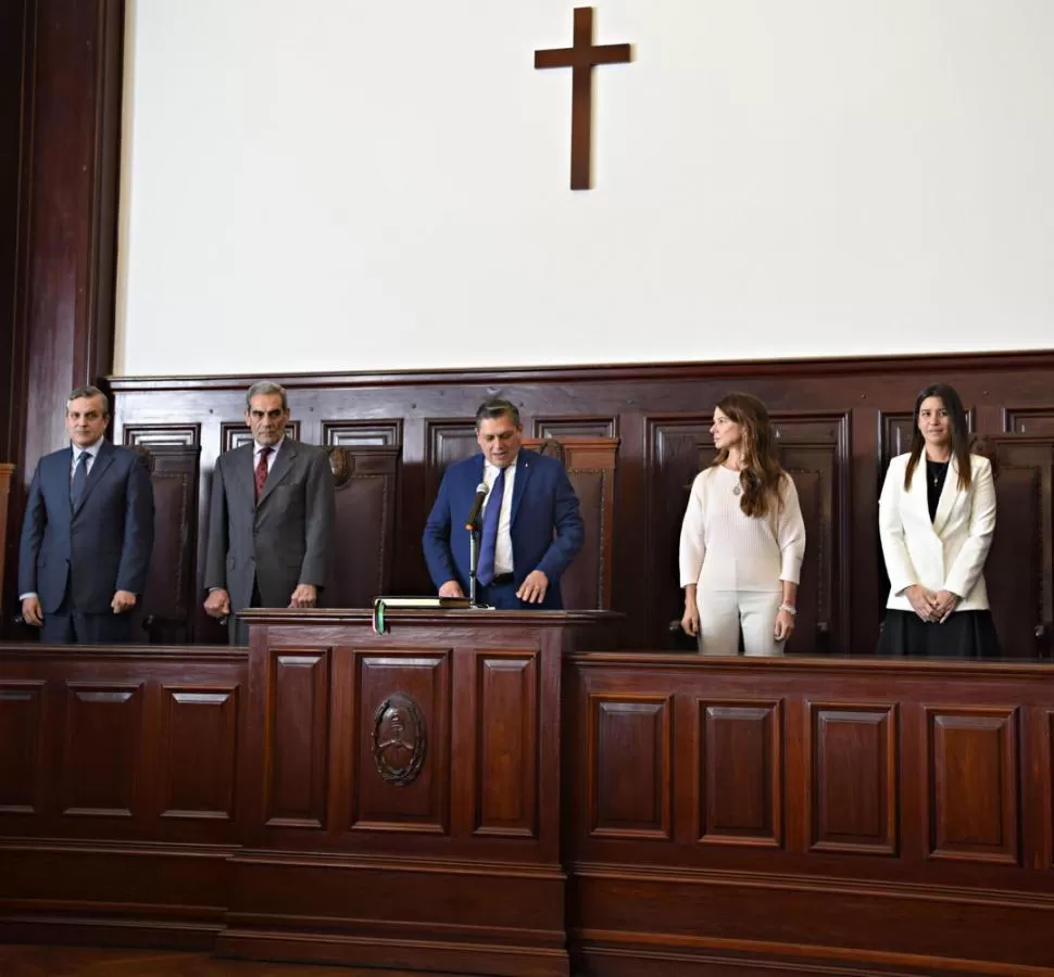 LA CORTE. Los vocales Daniel Leiva, Antonio Estofán, Daniel Posse, Claudia Sbdar y Eleonora Rodríguez Campos. 