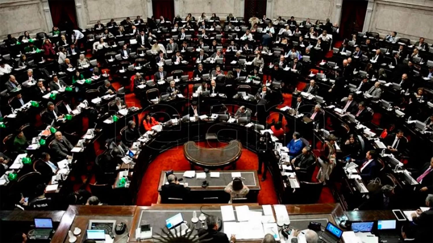 Diputados formalizan el pedido de sesión especial para repudiar el golpe de Estado en Bolivia
