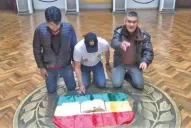 El líder derechista que siempre lleva la Biblia y la bandera