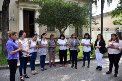 Protesta de padres: piden que quede el cura Ortiz en el colegio Del Valle