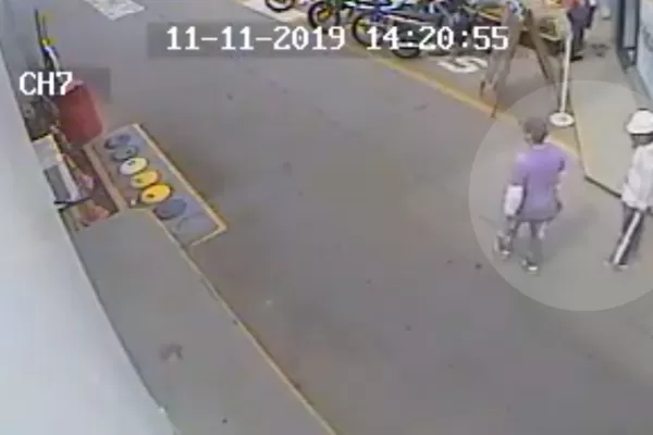 Video: vestidos de albañiles, robaron en un centro de pagos en América y Belgrano