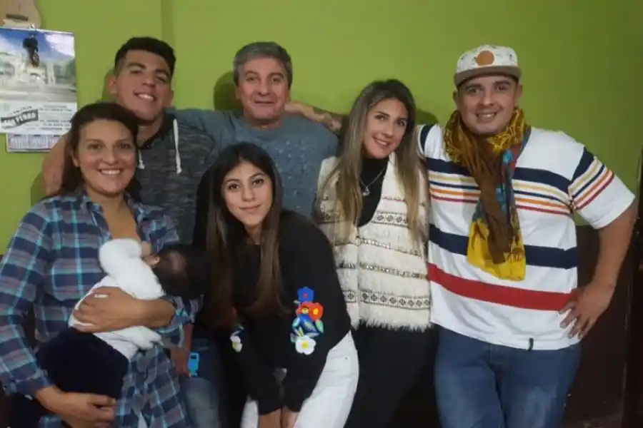 Héctor Adrián Centeno considera que su familia fue el soporte de lo que logró en la vida. 