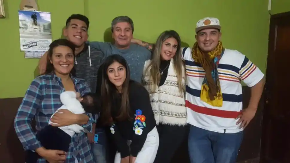 Héctor Adrián Centeno considera que su familia fue el soporte de lo que logró en la vida. 