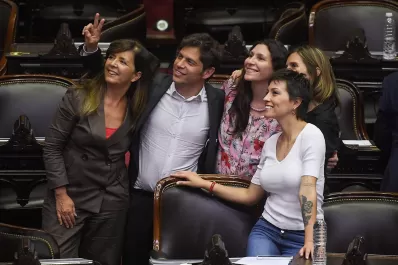 Proclaman el triunfo de la fórmula Alberto y Cristina Fernández