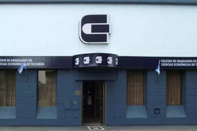 Ver cine y debatir: Víctor Hugo Espinoza, en el Colegio de Graduados en Ciencias Económicas