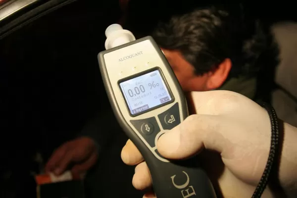 Las fuerzas de seguridad deberán someterse a controles antidoping y de alcoholemia sorpresivos