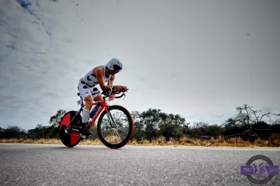 Nieva corre en la montaña y Miorini en la llanura