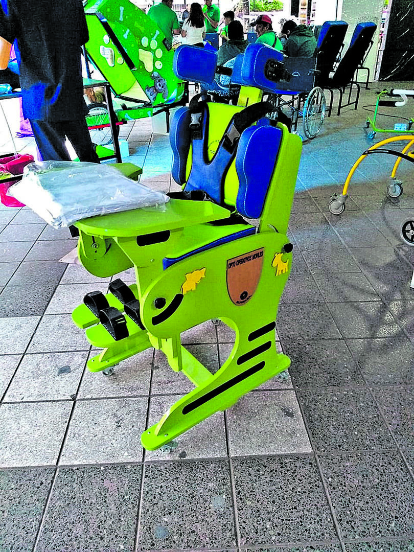  La silla verde que apareció en Whatsapp y en Facebook no es fabricada en la escuela; corresponde al Departamento Operativo Móviles del Siprosa.
